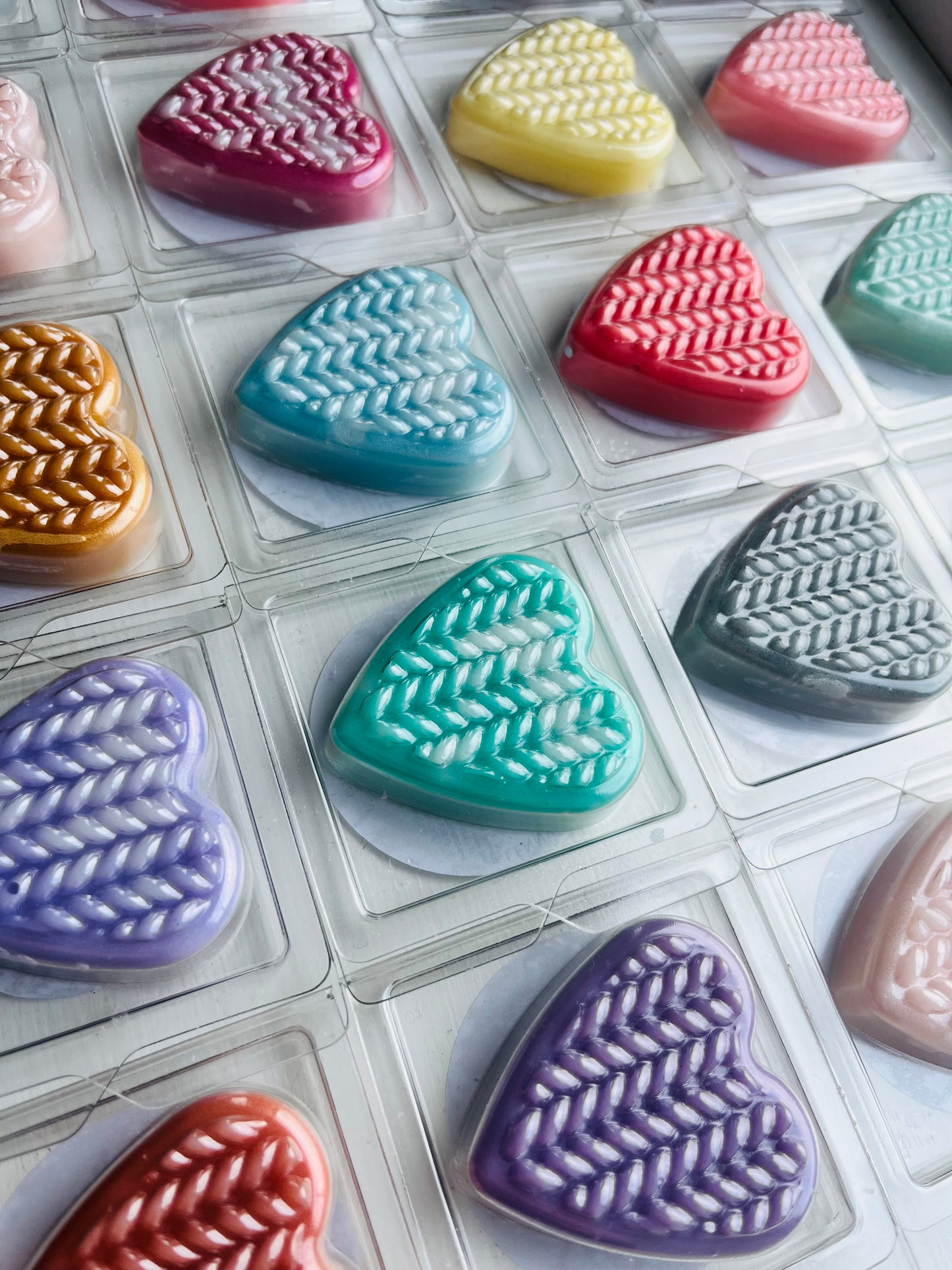 Heart clamshells