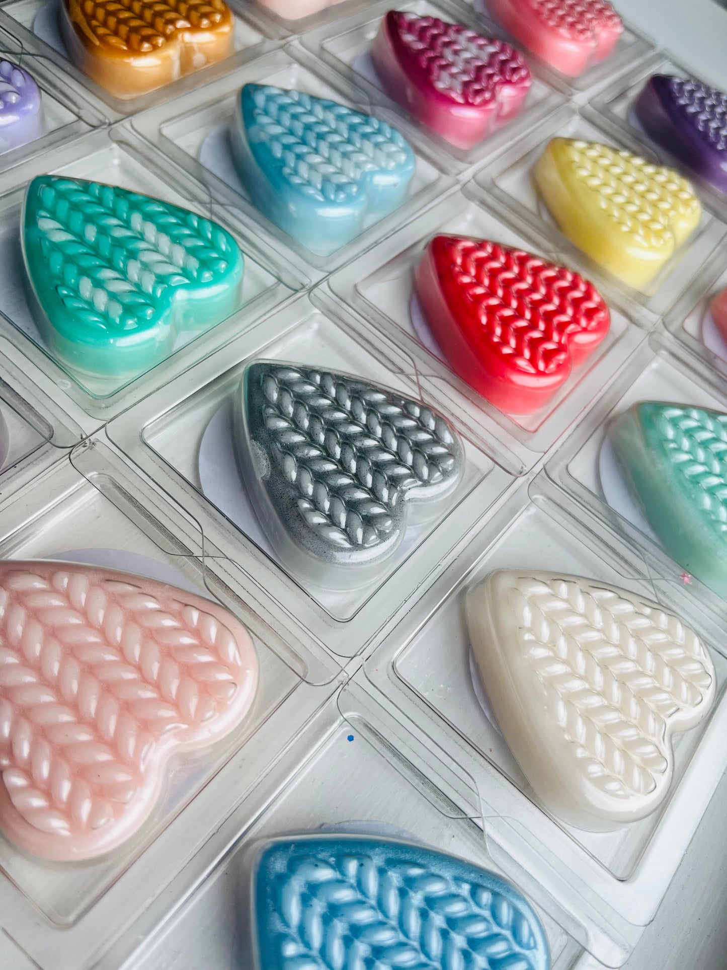 Heart clamshells